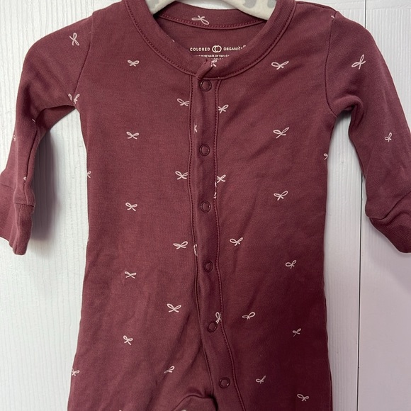 Colored organics newborn sleeper with bow design - Picture 3 of 3